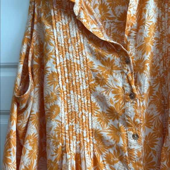 Terra & Sky Orange Sleeveless Blouse with Notched Collar - Picture 2 of 6